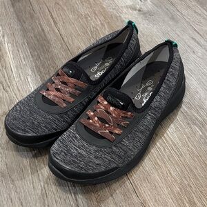 Bzees Women's Gray and Brown Slip-On Sneakers